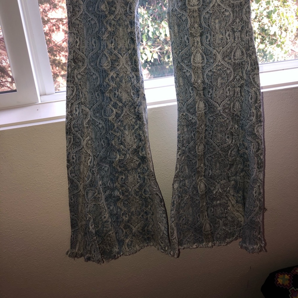 Flared patterned jeans - Picture 2 of 4